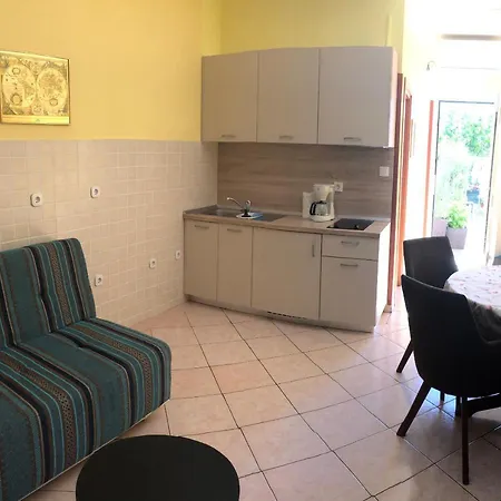 Eda Apartment *